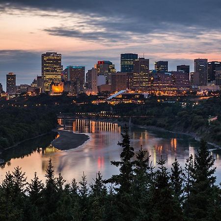 Mountain House Villa Edmonton Esterno foto