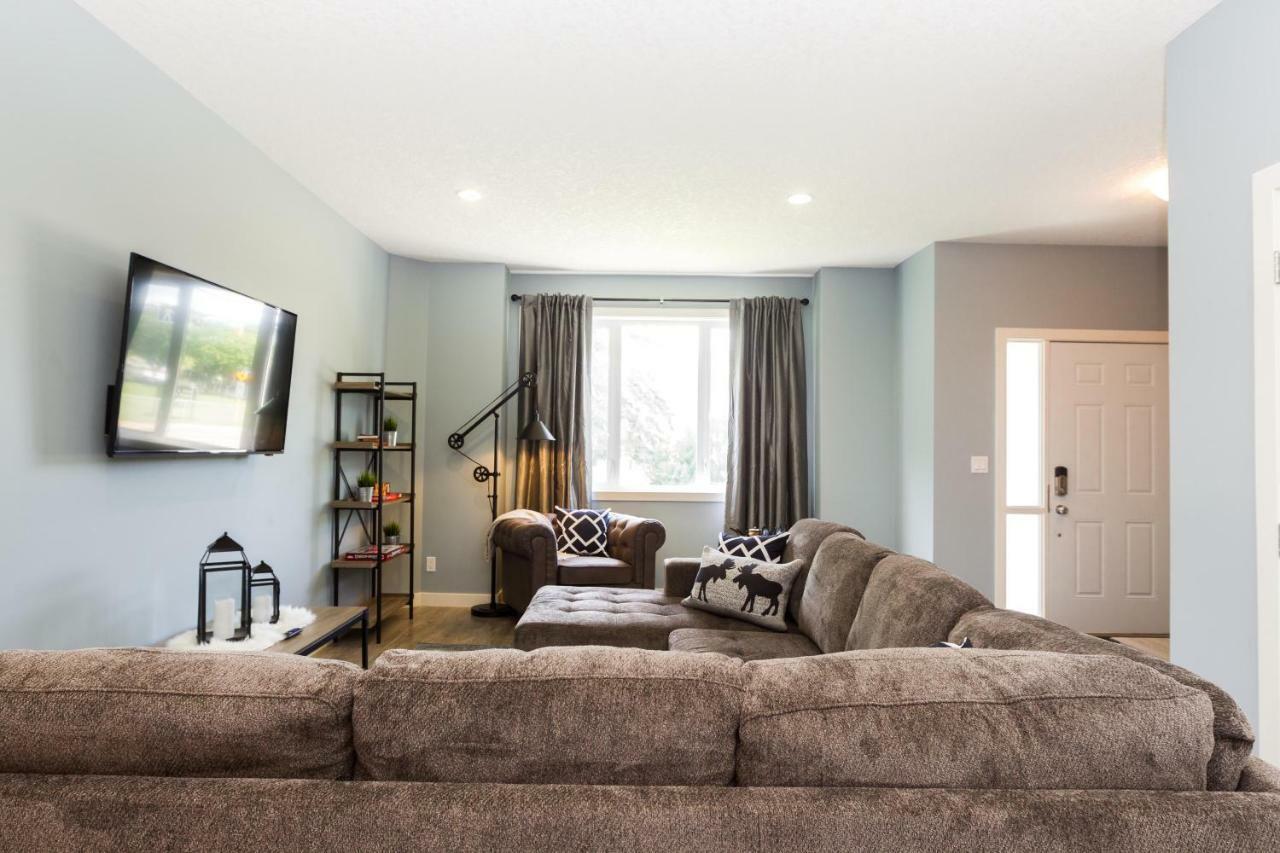 Mountain House Villa Edmonton Esterno foto